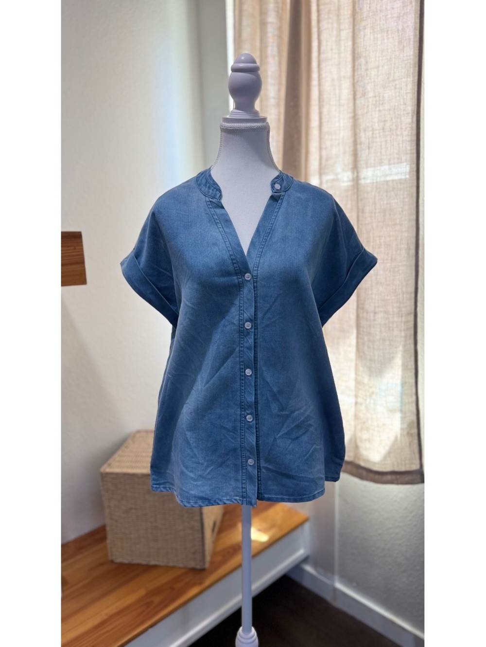 Light Wash Chambray Button Front Blouse – NWT – Size Medium